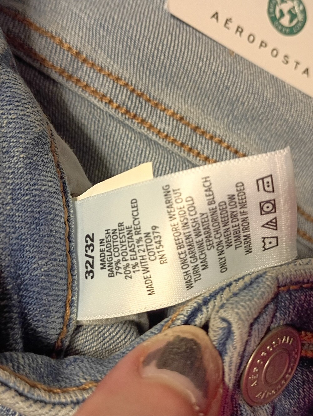 32x32 Distressed Slim Stretch Jeans - Picture 6 of 6